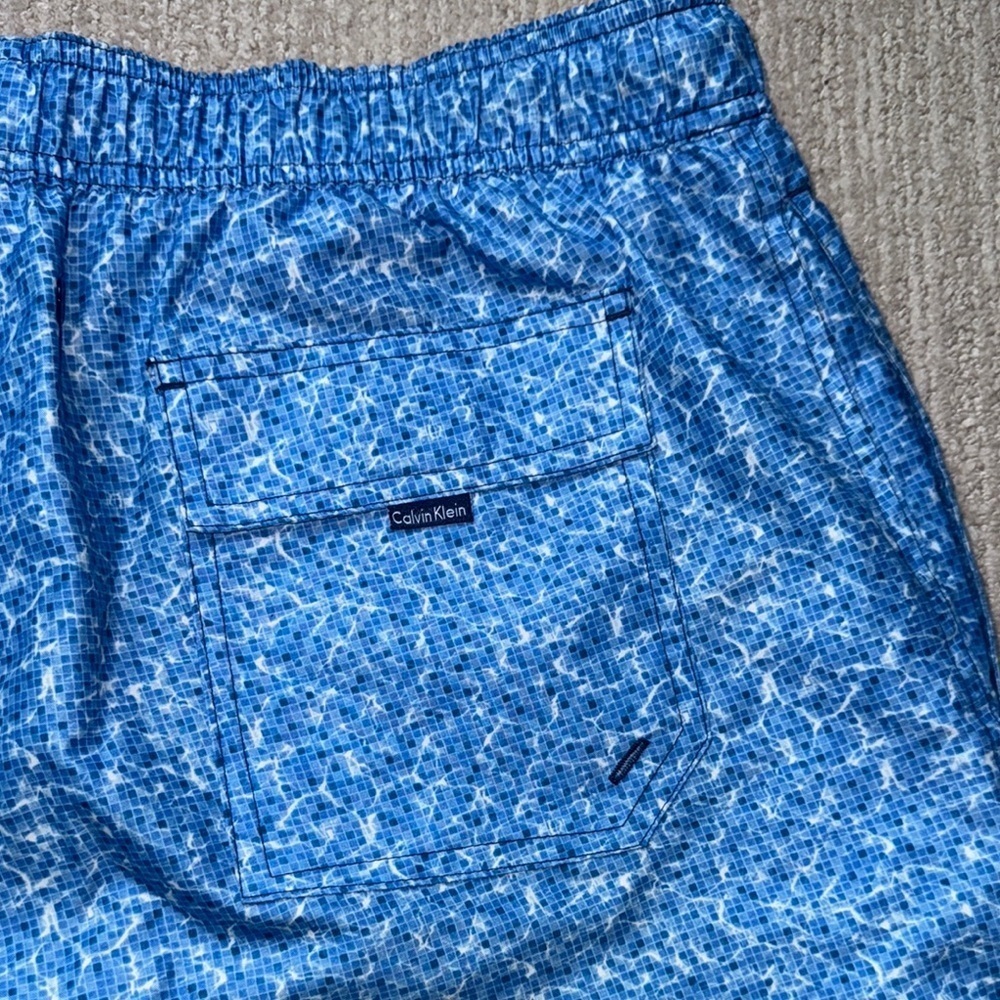 Calvin Klein Blue Swim Trunks Men’s Size L Drawstring Pockets Mesh Liner - Picture 5 of 10